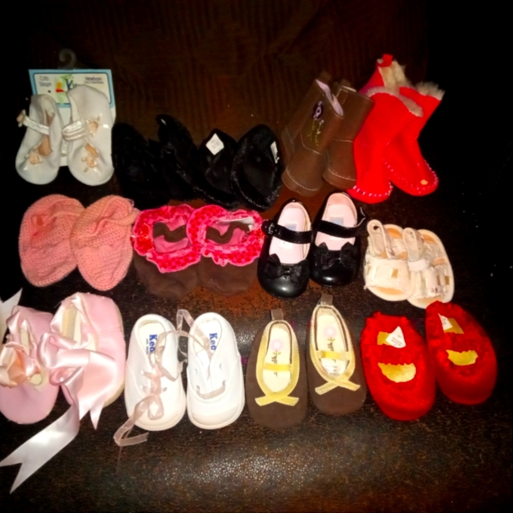 14 pairs of NB shoes